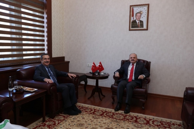 Vali Çakacak, Tepebaşı Belediye Başkanı Ataç’ı Kabul Etti