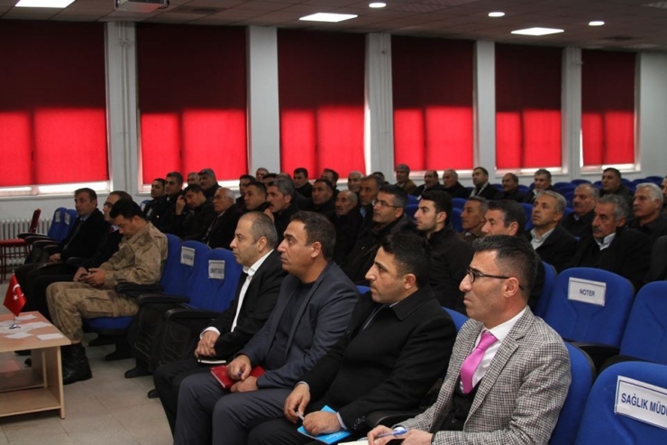 Kaymakam Çelik, Muhtarlarla Bir Araya Geldi