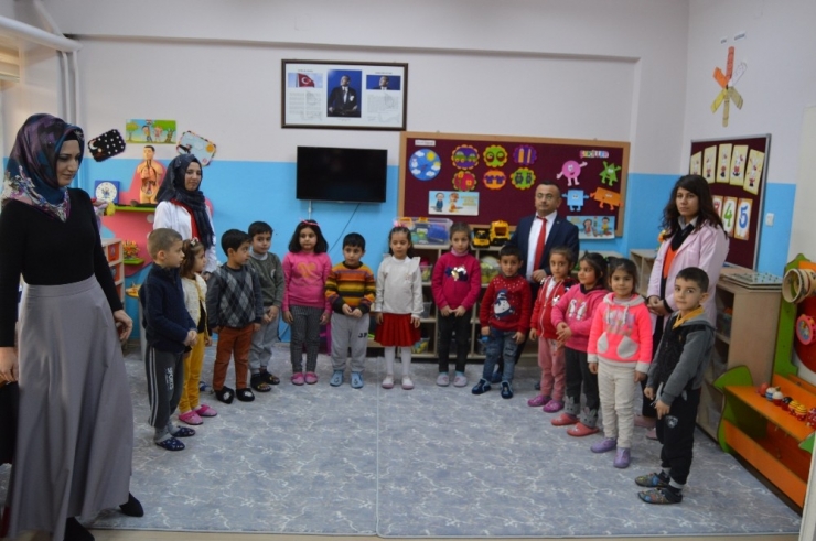 Besni İlkokulu Devlete Yük Olmadan Yenilendi