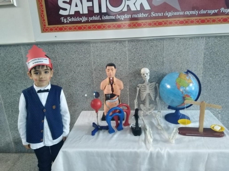 Minik Öğrenciler, Aileleriyle Birlikte Deneyler Yaptı