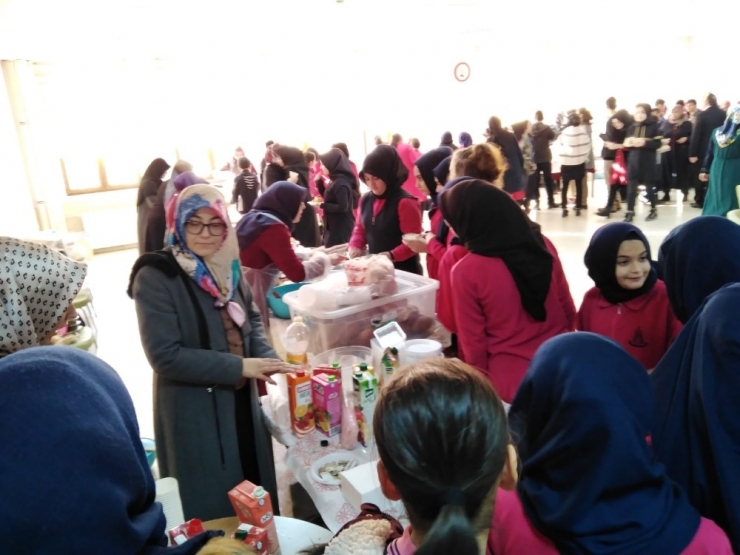 Afrika’da Su Kuyusu Açtırmak İçin Etkinlik Düzenlendi