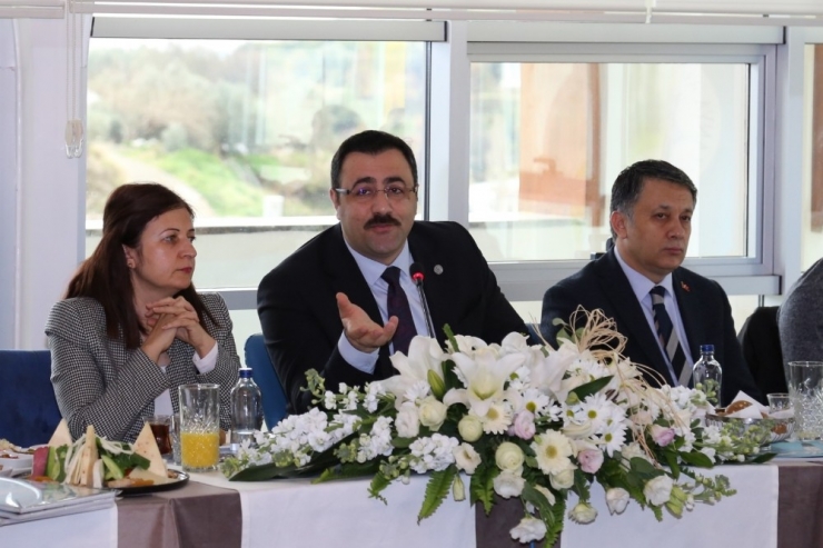 Rektör Prof.dr.kalan: " Güçlü Basın Güçlü Demokrasinin Tesisini Sağlar"