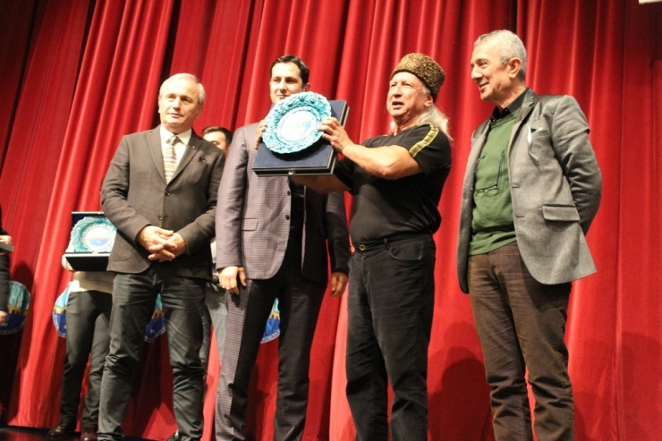 Prof. Dr. Üşümezsoy: "30 Kilometrelik Bir Kanalın Açılması Depreme Sebep Olmaz"