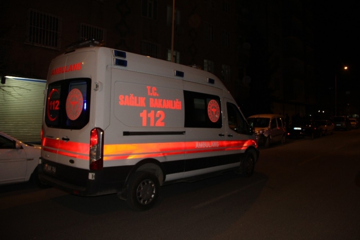 Uyuşturucu Alan Eşini Bıçaklayarak Öldürdü