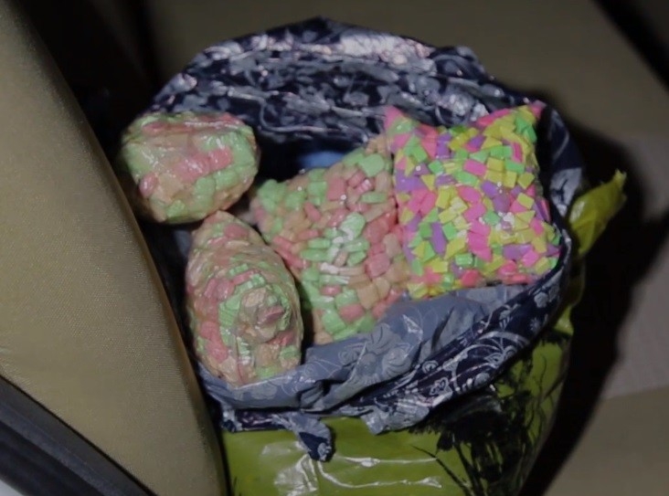 Onlar Kaçtı Polis Yakaladı, 5 Bin Adet Uyuşturucu Hap Çıktı