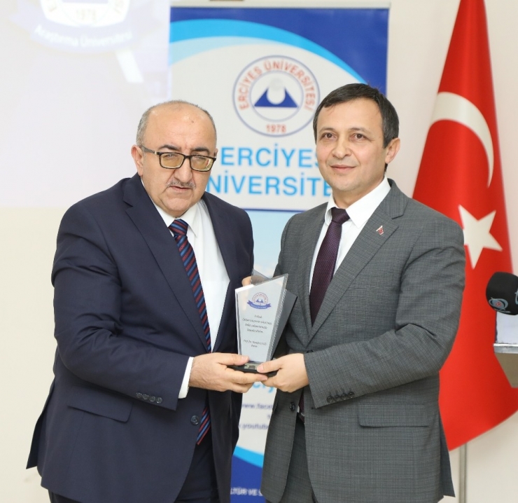 Erü Rektörü Çalış, Gazetecilerle Bir Araya Geldi