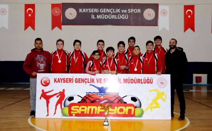 Okullar Arası Yıldızlar Hentbol İl Birinciliği Tamamlandı