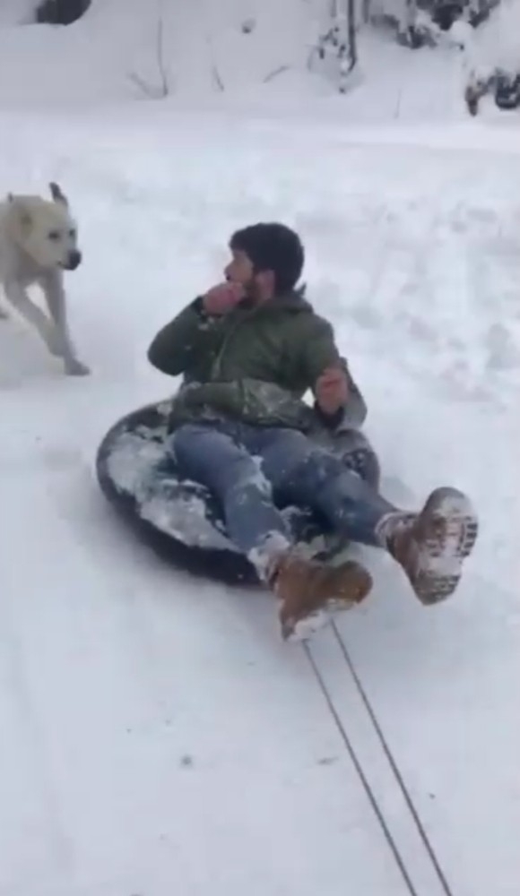 Eğlenmek İsterken Korkuyu Yaşadı