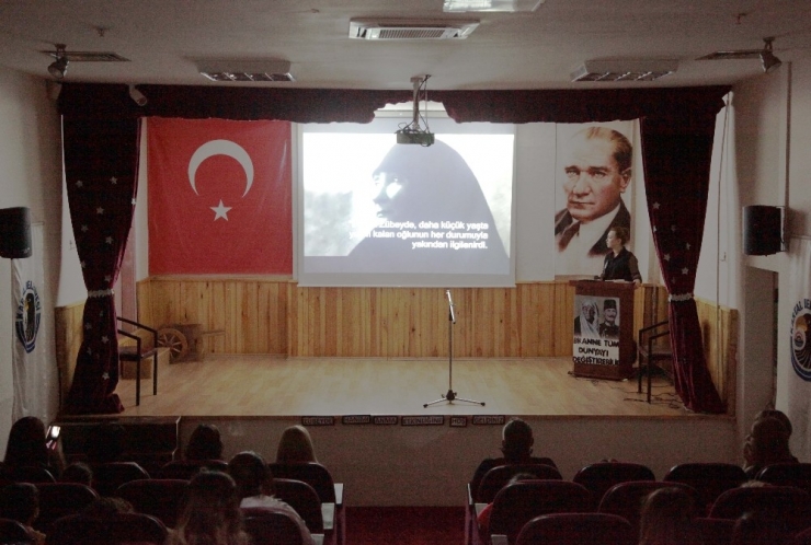 Atatürk’ün Annesi Zübeyde Hanım Kartallı Minikler Tarafından Anıldı