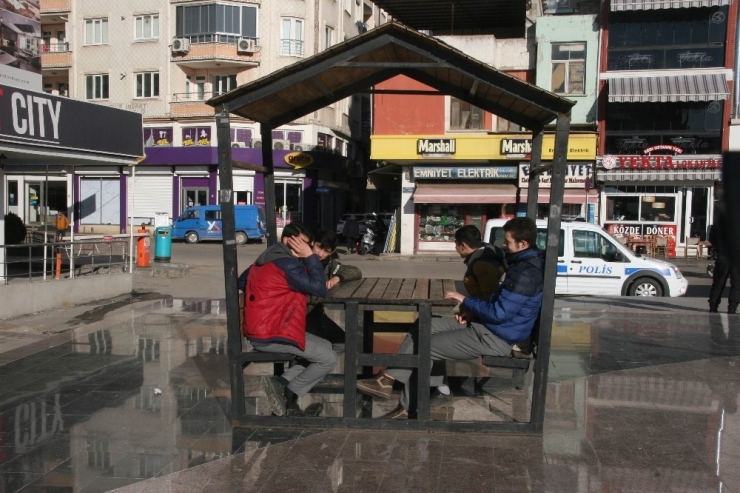 Doğuda Kar Kilis’te Bahar