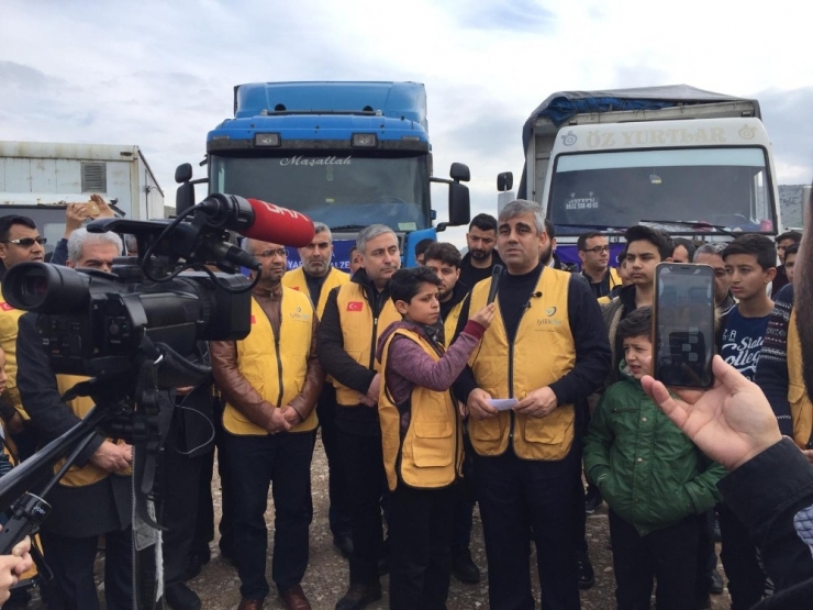 İdlib’e 6 Tır Acil Yardım Malzemesi