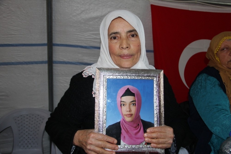 Hdp Önündeki Ailelerin Evlat Nöbeti 134’üncü Gününde