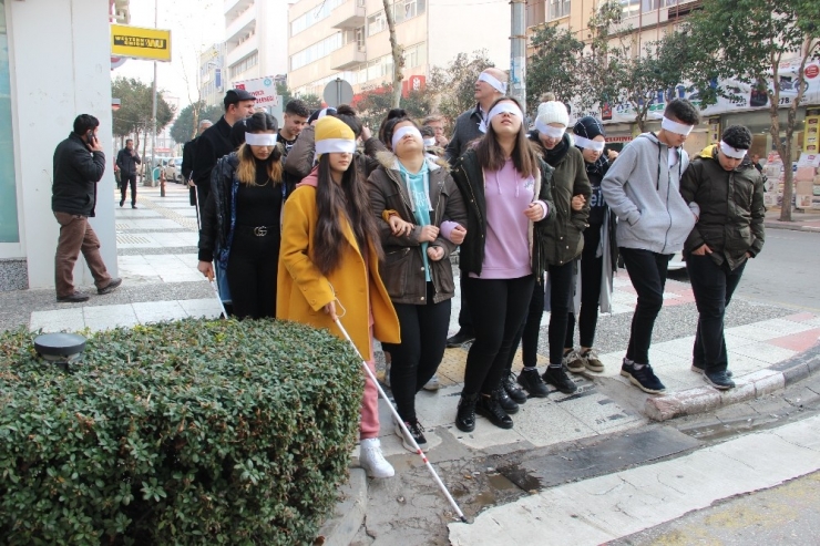 Görme Engellilerin Neler Yaşadığını Anlamaya Çalıştılar