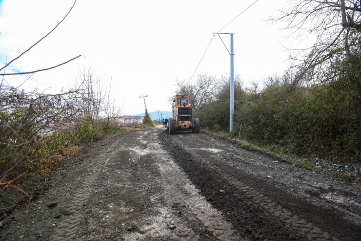 Sapanca’da Yol Düzenleme Çalışmaları Devam Ediyor