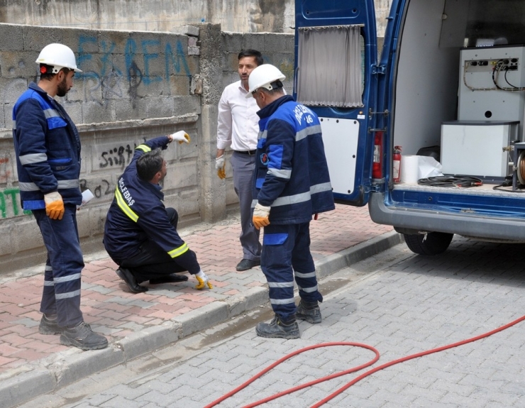Dicle Elektrik, Yer Altından Kaçak Hat Çekenlere Göz Açtırmıyor