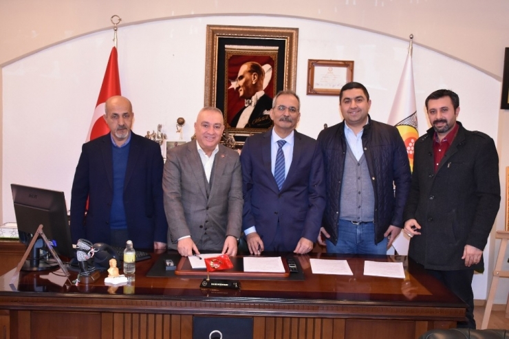 Tarsus Belediyesi’nde Toplu İş Sözleşmesi İmzalandı