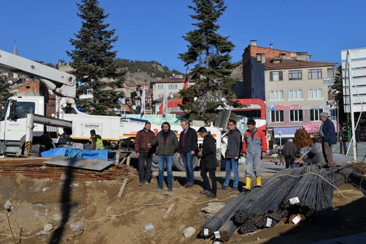Kaymakam Pişkin, Hükümet Konağı İnşaatında İncelemelerde Bulundu