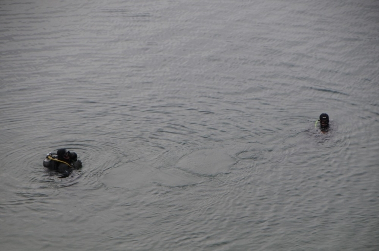 Kayıp Gülistan’ın Odasında İntihar Mektubu, Sualtında Makas Ve Reçetesi Bulundu