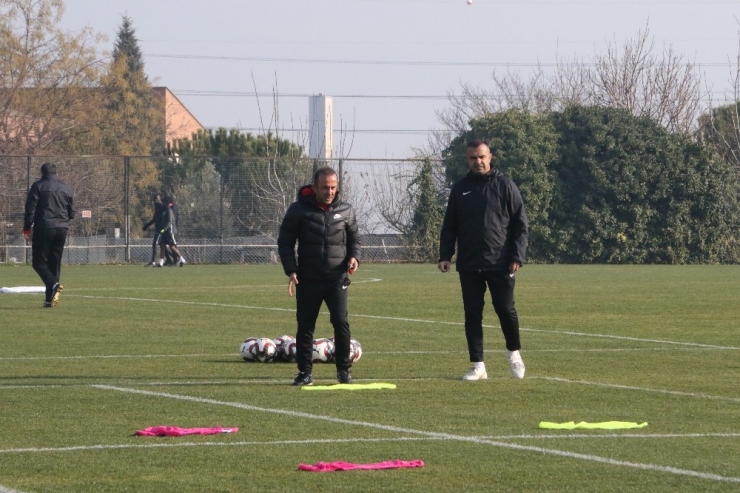 Mehmet Özdilek’ten Transfer Açıklaması!