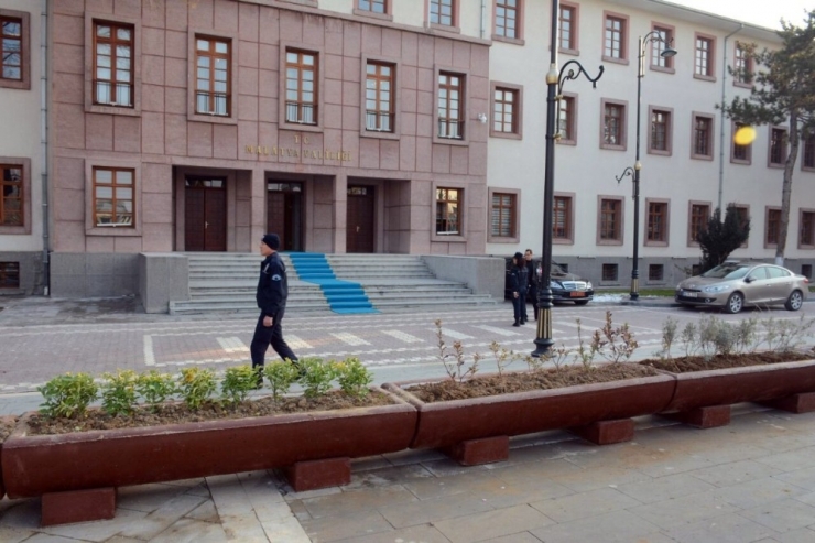 Malatya Valiliği Önü Yaya Trafiğine Açıldı