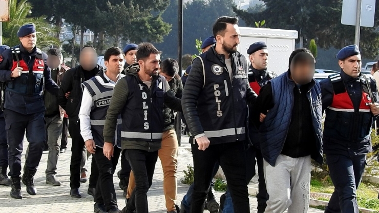 8 Göçmen Çocuk Kapalı Bölümden Çıkamayarak Boğulmuş