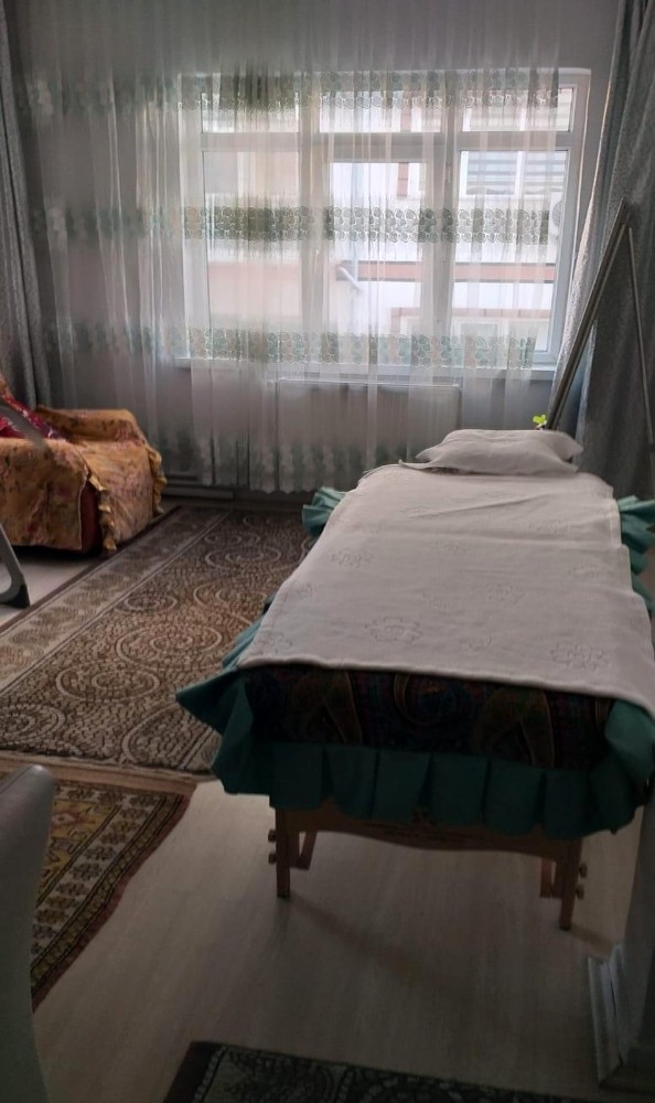 İzinsiz Hipnoz Tedavisi Yapıldığı İddia Edilen İş Yeri Kapatıldı