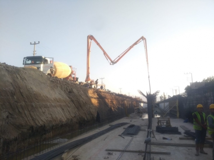 Astis Su Baskınlarından Kurtarılıyor