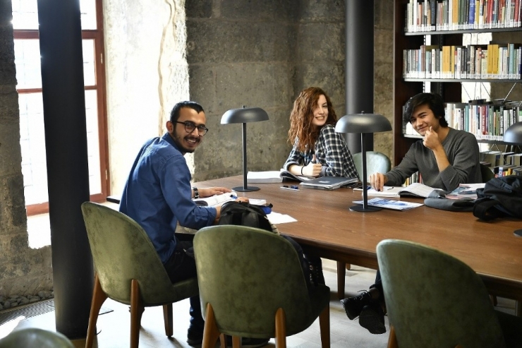 Şehir Kütüphanesi’ne Tam Not