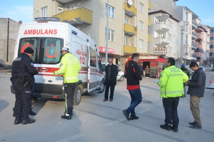 Cami Çıkışı 76 Yaşındaki Yaşlı Adama Araç Çarptı