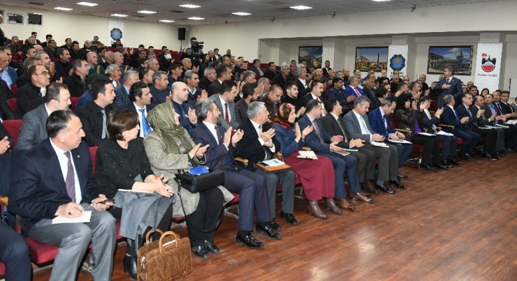 Vali Güzeloğlu: "Diyarbakırlılara Suyu Maliyetinin Altında Ulaştırıyoruz"