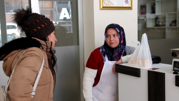 İki Çölyaklı Çocuğu İçin Glutensiz Pastane Açtı