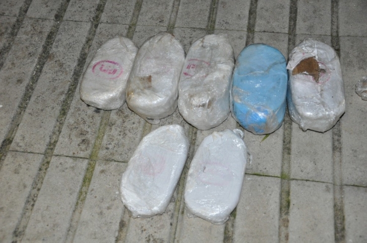 Zeytin Tenekelerinden Uyuşturucu Çıktı