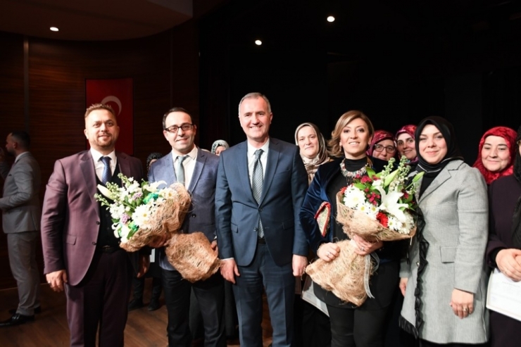 İnesmek’te 918 Kursiyer Sertifikasını Aldı