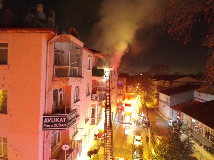 Isparta’da Öğrenci Apartında Korkutan Yangın