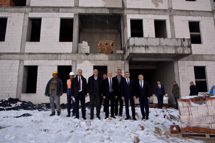 Vali Meral, Sağlık Kompleksinde İncelemelerde Bulundu