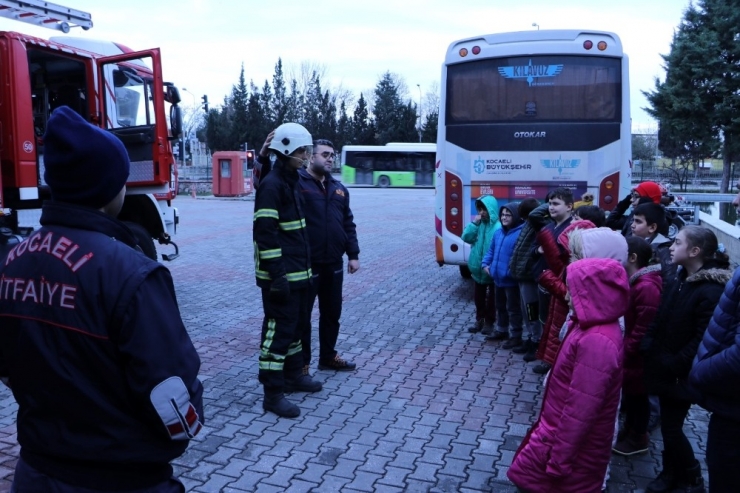 Küçük Çocuklara İtfaiyeci Eğitimi