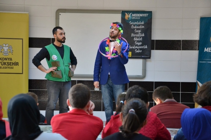 Medeniyet Okulu Tiyatrosu Görme Engelli Öğrencilerle Buluştu
