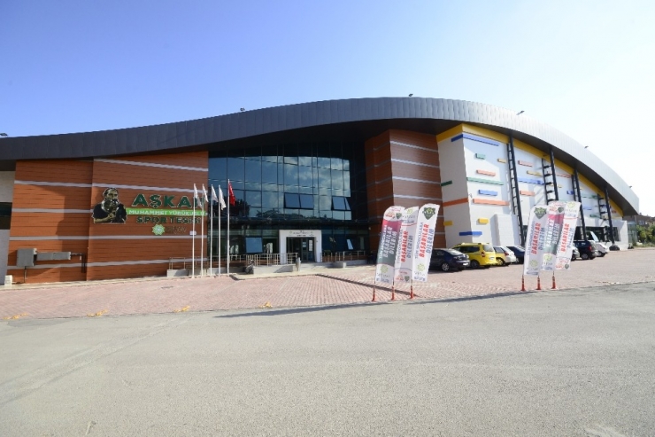 Meram Belediyesi Spor Tesisleri İlgi Görüyor