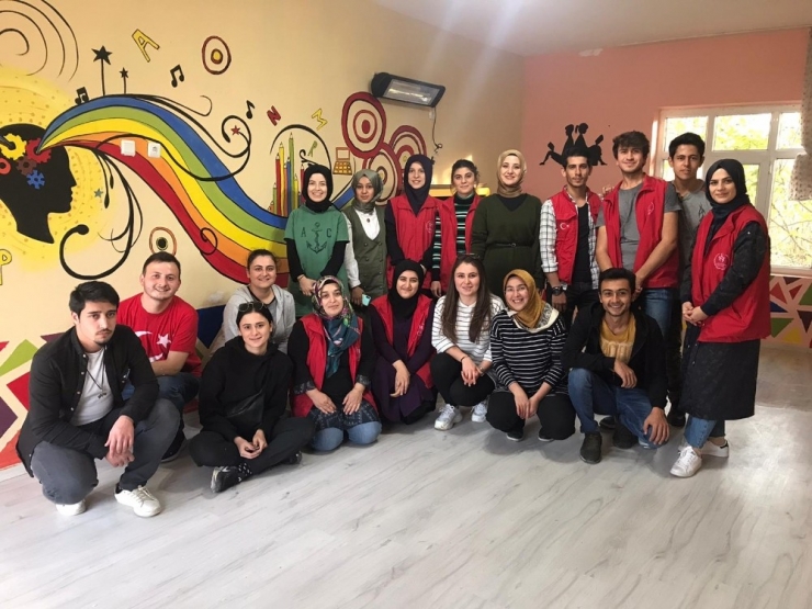 Köy Okullarına Gönüllü Gençler Dokunuşu