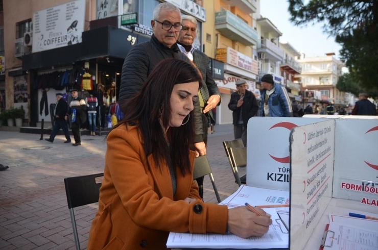 Kuşadası’nda Lösemi Hastası Mehmet Öğretmen İçin Seferberlik