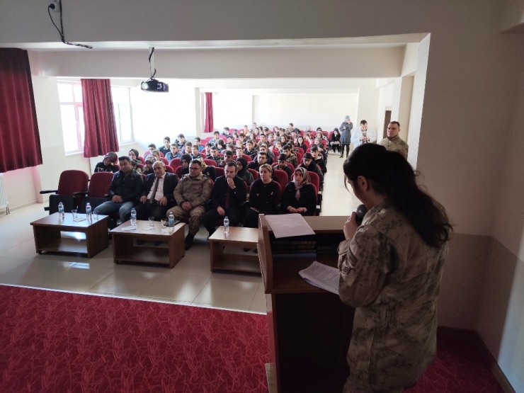 Lise Öğrencilerine Milli Savunma Üniversitesi Tanıtıldı