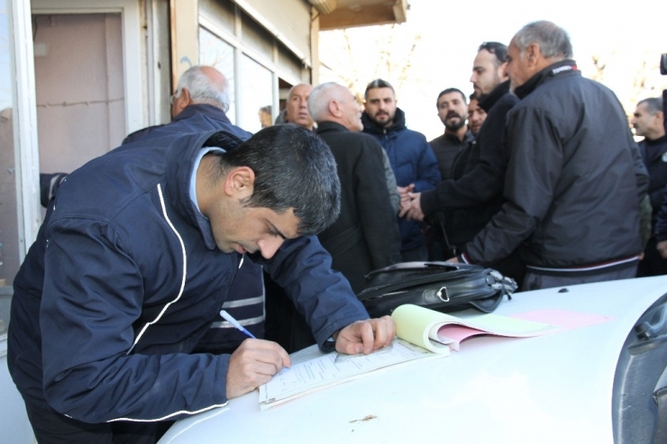 Kızıltepe’de Esnaf Ve Zabıtalar Arasında ‘Ruhsat’ Gerginliği