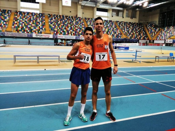 Tatar’ın Öğrencileri İstanbul’dan 3 Madalya İle Döndü