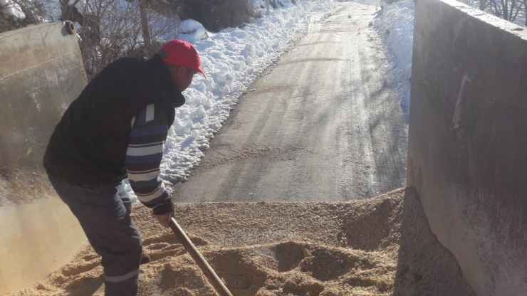 Mersin’de Karla Mücadele Çalışması Sürüyor