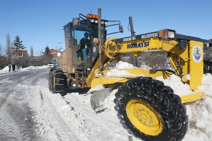 Mersin’in Yüksek Kesimlerinde Kar Mücadelesi