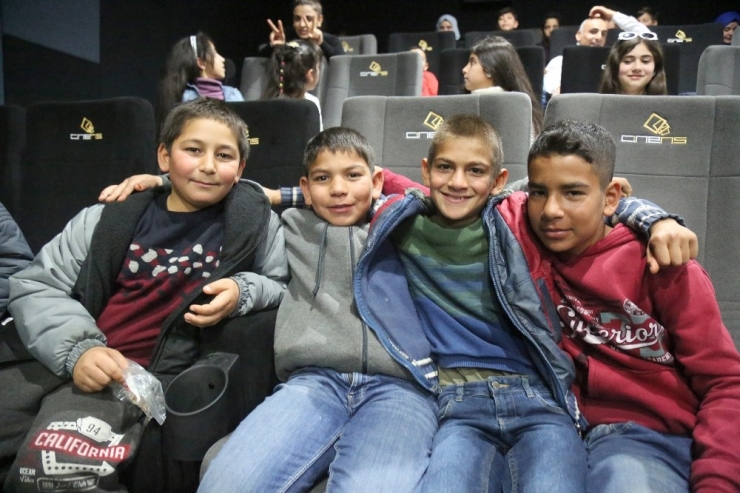 Mezitli Belediyesi, Öğrencileri Sinemayla Buluşturdu
