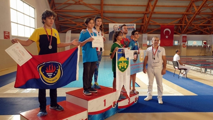 Nazilli’de İlk Kez Yüzme Yarışları Düzenlendi