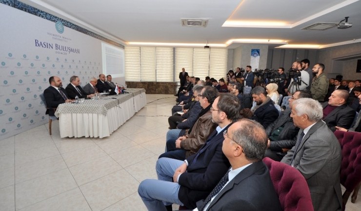 Neü Yönetimi Basınla Bir Araya Geldi