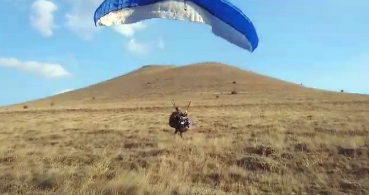 6 Yaşındaki İlayda Babası İle Yamaç Paraşütüyle Uçtu
