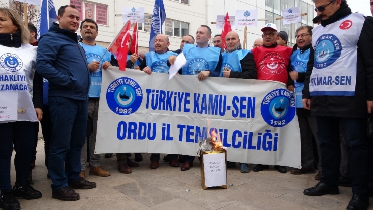 Memurlar Bordo Yaktı